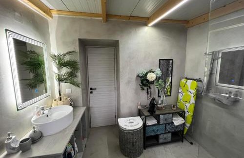 Loutsa House | Attic View
