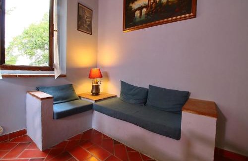 Umbertide House | Attractive apartment in old farmhouse on the estate with pool