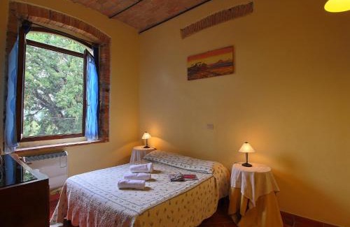 Umbertide House | Attractive apartment in old farmhouse on the estate with pool