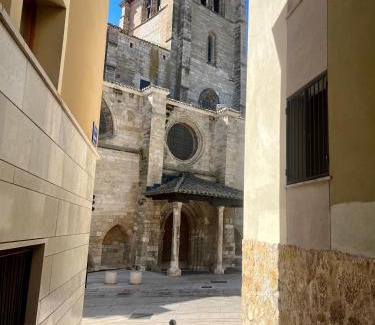 Burgos Apartment | Atuaire Home Mirador de Saldaña en pleno centro Historico