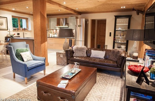 Chamonix City Centre Cottage | Au Bon Coin - an apartment that sleeps 8 guests in 4 bedrooms