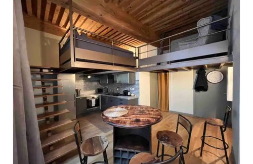 Arras-sur-Rhone Apartment | Au cœur d’hôtel de ville Blanco