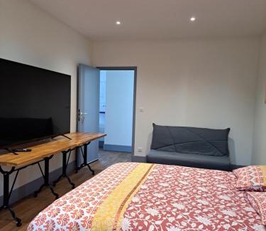 Les Aix-d'Angillon Bed & Breakfast | Au P'tit Gueul'ton