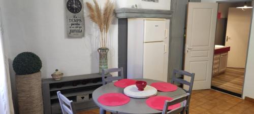 Pezenas Apartment | Au QUATRE 1er étage centre historique