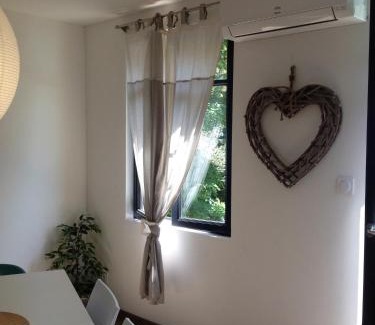 Carcassonne Apartment | AU VIEUX LAVOIR avec Parking privé, Jardin , Climatisation, à 500 m de la cité