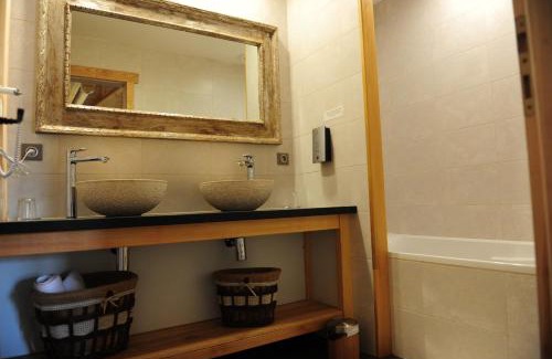 Signy-lAbbaye Hotel | Auberge De L'abbaye