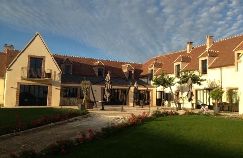 Manou Hotel | Auberge du Moulin à Vent, The Originals Relais