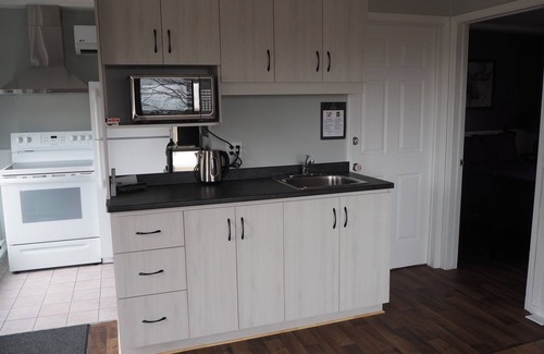 Cap-a-l'Aigle House | Auberge Fleurs de Lune