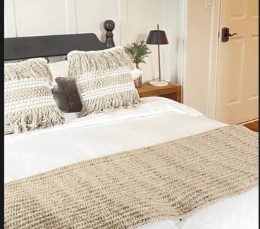 Alexandria Bed & Breakfast | Auberge Glengarry Inn, The Mystic