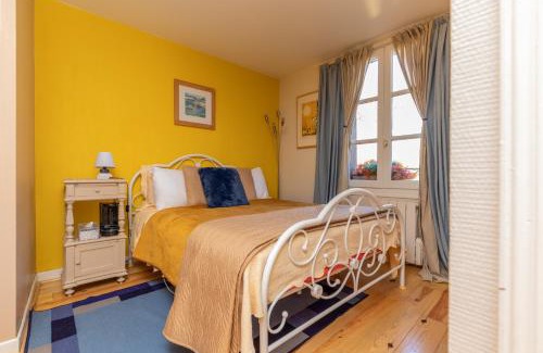 Segur-le-Chateau Bed & Breakfast | Auberge Henri IV