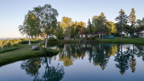 Isle aux Coudres Hotel | Auberge La Coudriere (Cool Hotel)