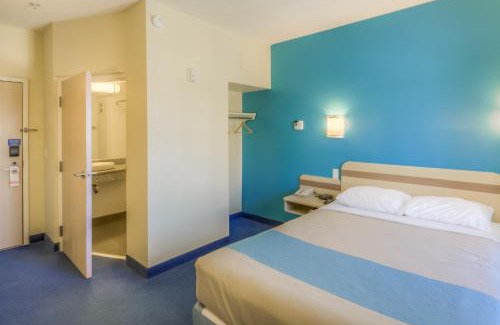 Estevan Hotel | Aurora Inn Estevan