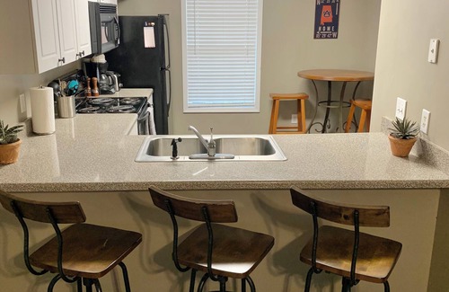 Auburn Condo | AUsome condo - 2BR/2.5BA - Just listed!