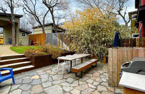 Chestnut Apartment | Austin Charmer