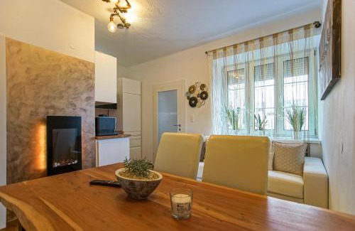 Leoben Apartment | AusZeit Steiraland 3 mit überdachter Terasse privatem Garten und gratis Parkplatz