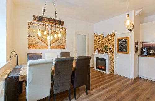 Leoben Apartment | AusZeit Steiraland 6 mit überdachter Terasse schönen Garten und kostenlosen Parkplatz