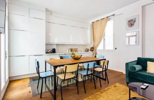Quartier de Rochechouart Apartment | Authentic apartment - 4BR-10P - Moulin Rouge