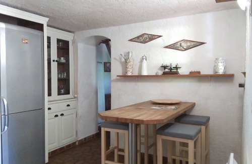 Cap Benat House | Authentic mas provençal, private swimming pool, close to the sea