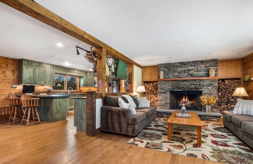 Dover Plains Cabin | AUTUMN IS BEAUTIFUL IN THE HUDSON VALLEY! 20% DISCOUNT OFFERED, PLEASE INQUIRE.