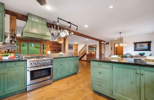 Dover Plains Cabin | AUTUMN IS BEAUTIFUL IN THE HUDSON VALLEY! 20% DISCOUNT OFFERED, PLEASE INQUIRE.