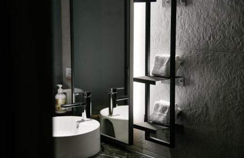 West District Hotel | Autumn Willow Hotel