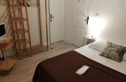 Pont-sur-Yonne Hotel | Aux Trois Rois
