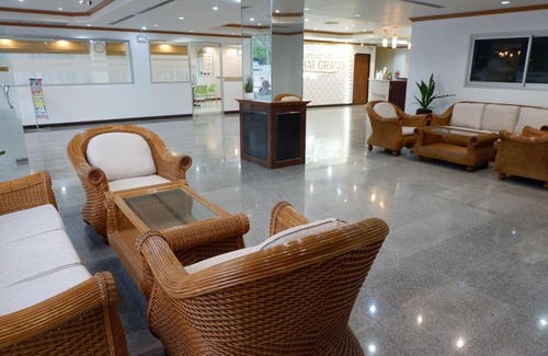 Lang Suan Hotel | Auychai Grand Hotel