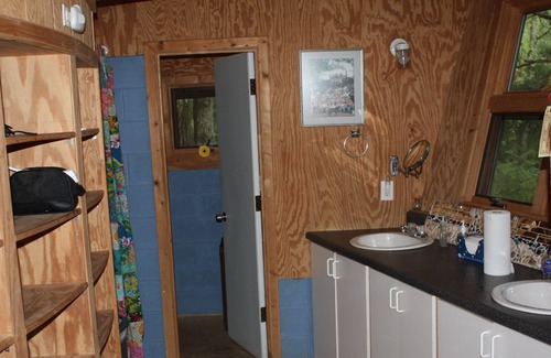 Westminster Cabin | Avalon at Lake Hartwell...family reunions, clemson football, weddings, frat parties