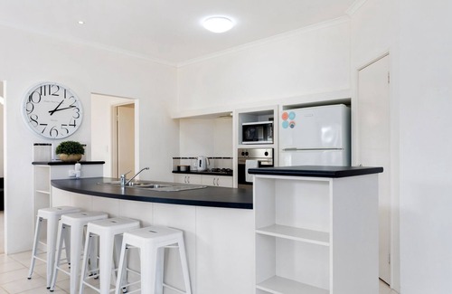 Wannanup House | Avalon Beach Escape ~ Family Favourite with Wifi
