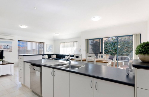 Wannanup House | Avalon Beach Escape ~ Family Favourite with Wifi