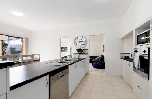 Wannanup House | Avalon Beach Escape ~ Family Favourite with Wifi