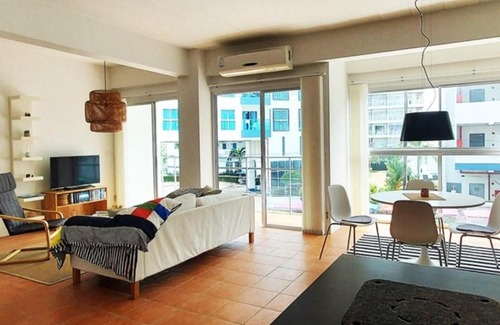 Kram Apartment | Avatara B condominium Family room B25