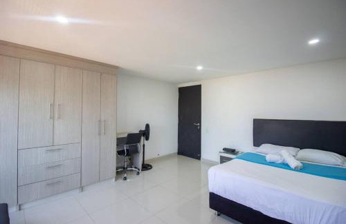 El Poblado Apartment | Avenida Poblado, Loft with 24H Parking, Fast Wifi 506