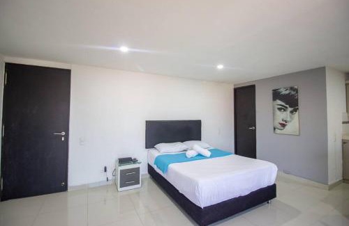 El Poblado Apartment | Avenida Poblado, Loft with 24H Parking, Fast Wifi 506