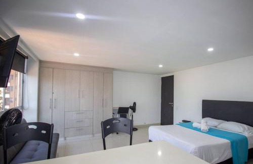 El Poblado Apartment | Avenida Poblado, Loft with 24H Parking, Fast Wifi 506
