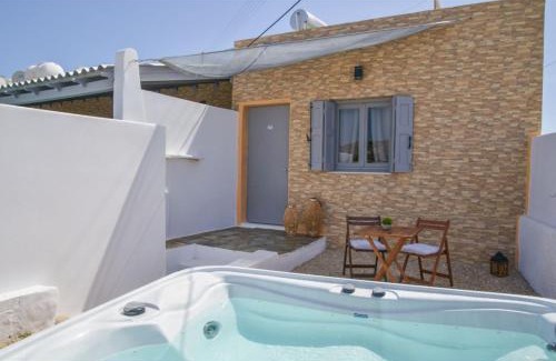 Milos Bed & Breakfast | Avgerinos Deluxe Rooms