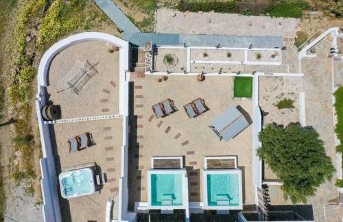 Milos Bed & Breakfast | Avgerinos Deluxe Rooms