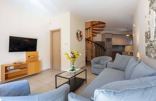 Avia House | Avia Blue Maisonette - Messinia Gulf Retreat