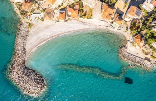 Avia House | Avia Seaview Getaway - Konstantina's Hidden Haven