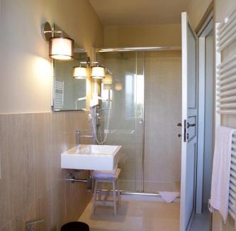 Elmas Bed & Breakfast | Avion B&B
