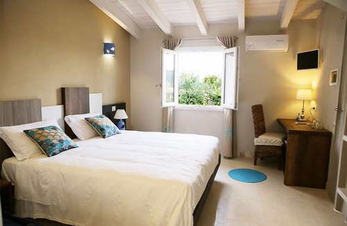Elmas Bed & Breakfast | Avion B&B