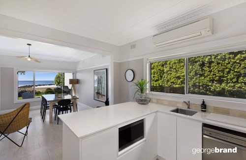 Avoca Beach House | Avoca Beach House - Uninterrupted Beachfront