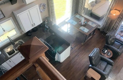 Cedar Bluff House | Awesome 4 Bed/2 Bath on Private Point, Spectacular Lake Views!