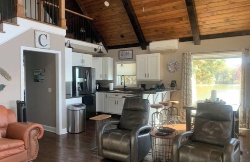 Cedar Bluff House | Awesome 4 Bed/2 Bath on Private Point, Spectacular Lake Views!