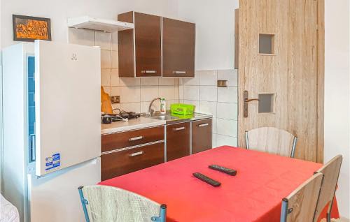 Drawno Apartment | Awesome Apartment In Dominikowo