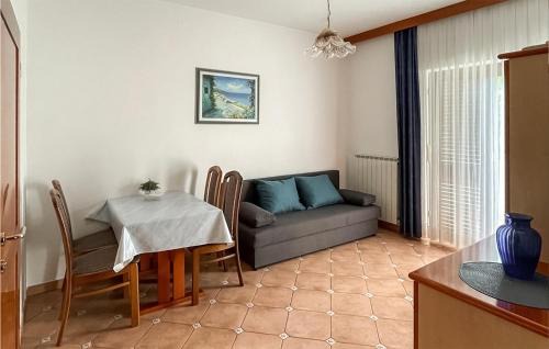 Kukci Apartment | Awesome Apartment In Nova Vas With Wifi