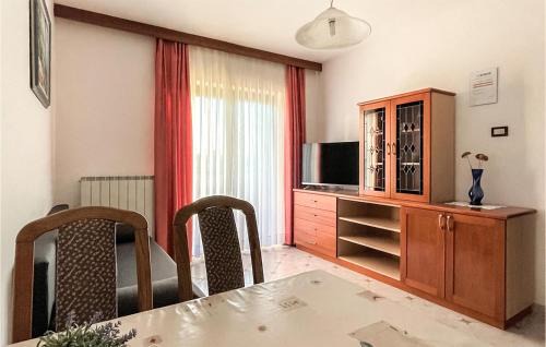 Kukci Apartment | Awesome Apartment In Nova Vas With Wifi