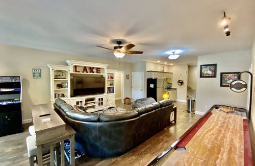 Lakeside Estates House | AWESOME COMFORT AND VIEW! All your wants are in this home.