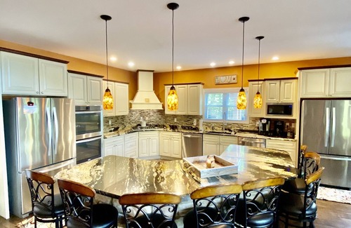 Lakeside Estates House | AWESOME COMFORT AND VIEW! All your wants are in this home.