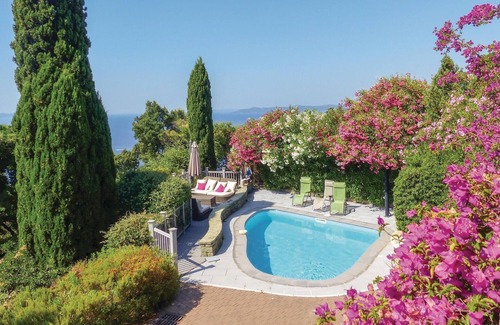 Le Rayol House | Awesome home in Rayol-Canadel-sur-Mer